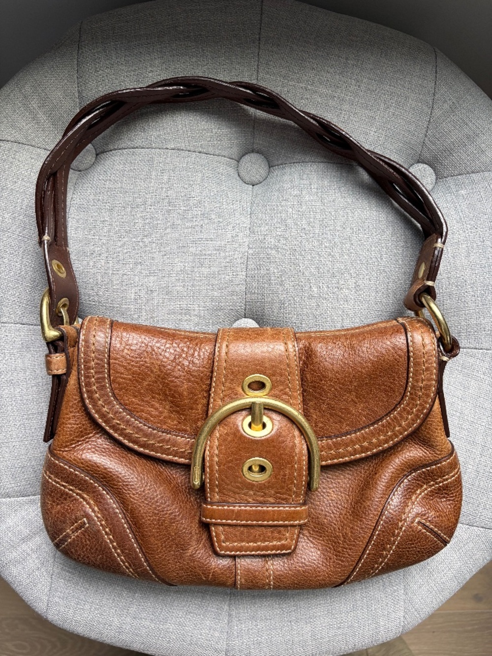 Coach vintage small Soho brown leather shoulder bag with contrast stitching